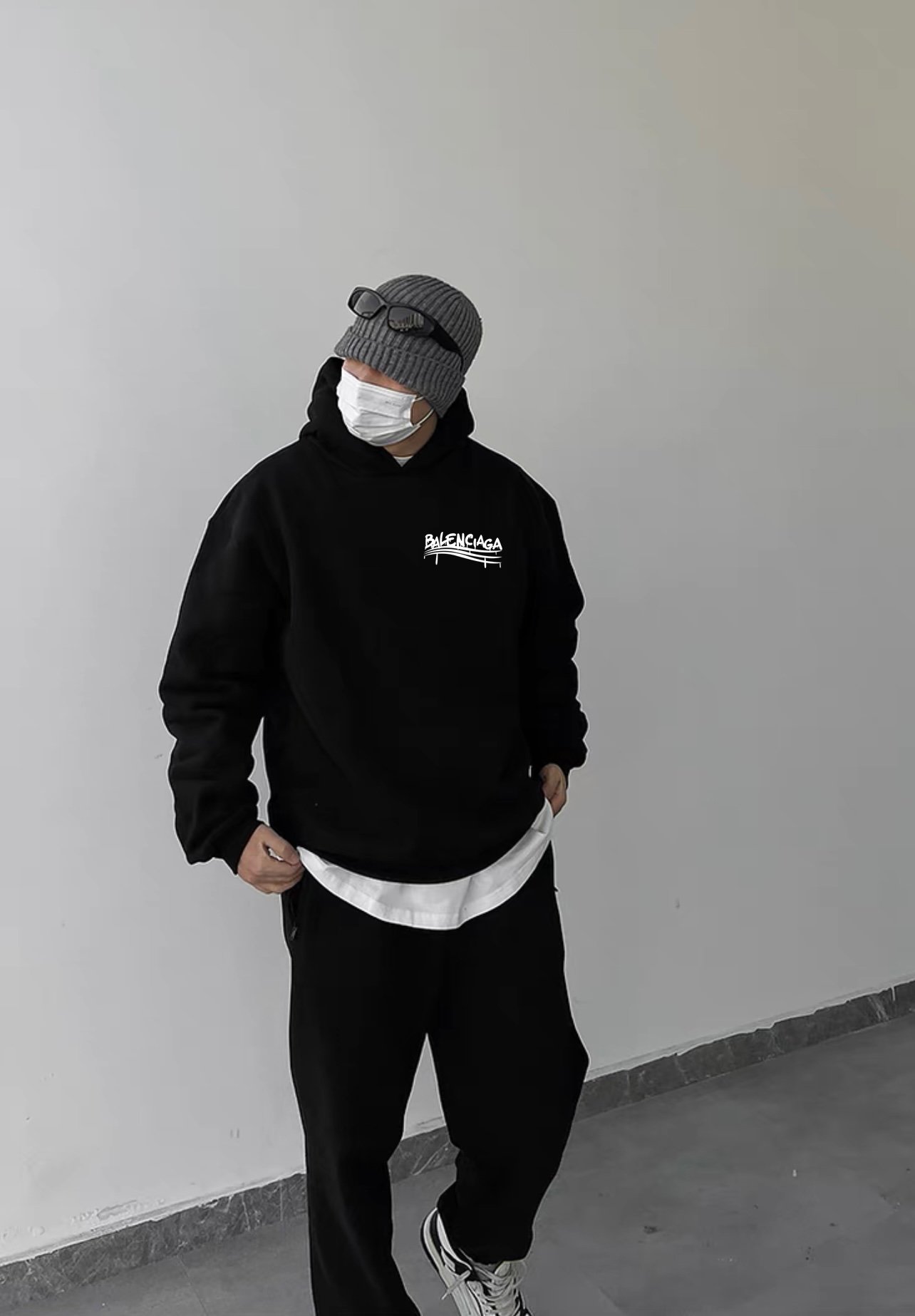 Sweat à capuche Balenciaga "This Is Not Balenciaga" – Image 3