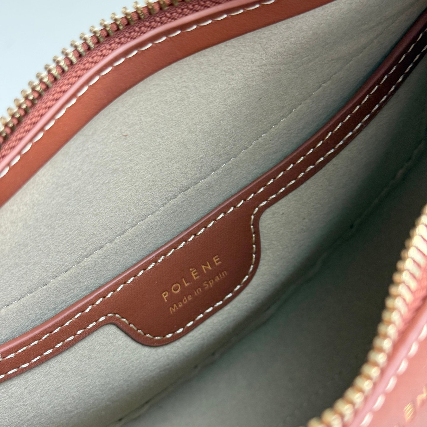 Polène Tonca – Sac en Cuir Grainé Demi-Lune – Image 19