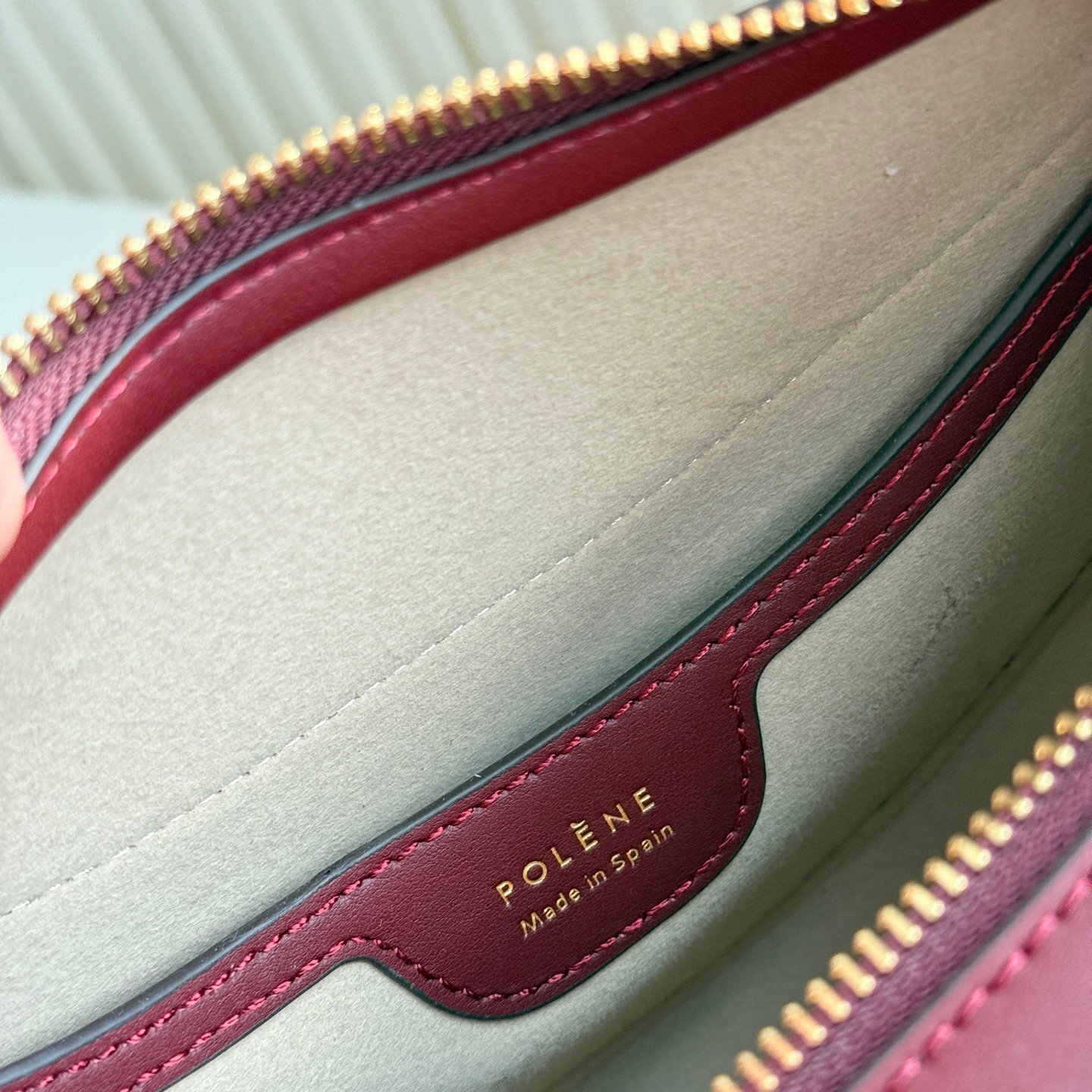 Polène Tonca – Sac en Cuir Grainé Demi-Lune – Image 28