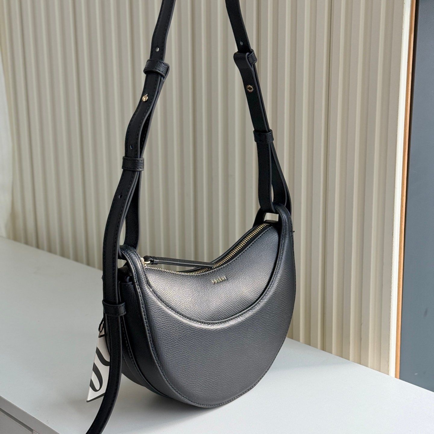 Polène Tonca – Sac en Cuir Grainé Demi-Lune – Image 31