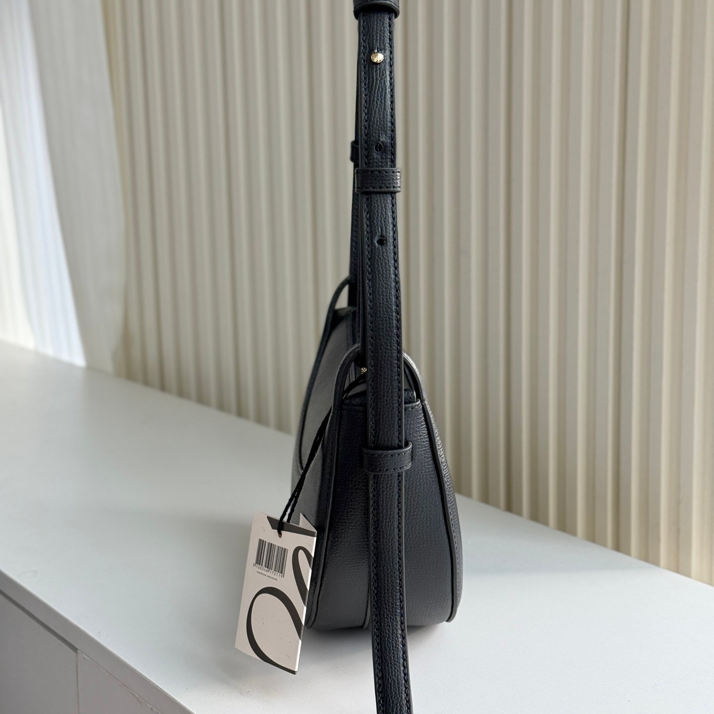 Polène Tonca – Sac en Cuir Grainé Demi-Lune – Image 32