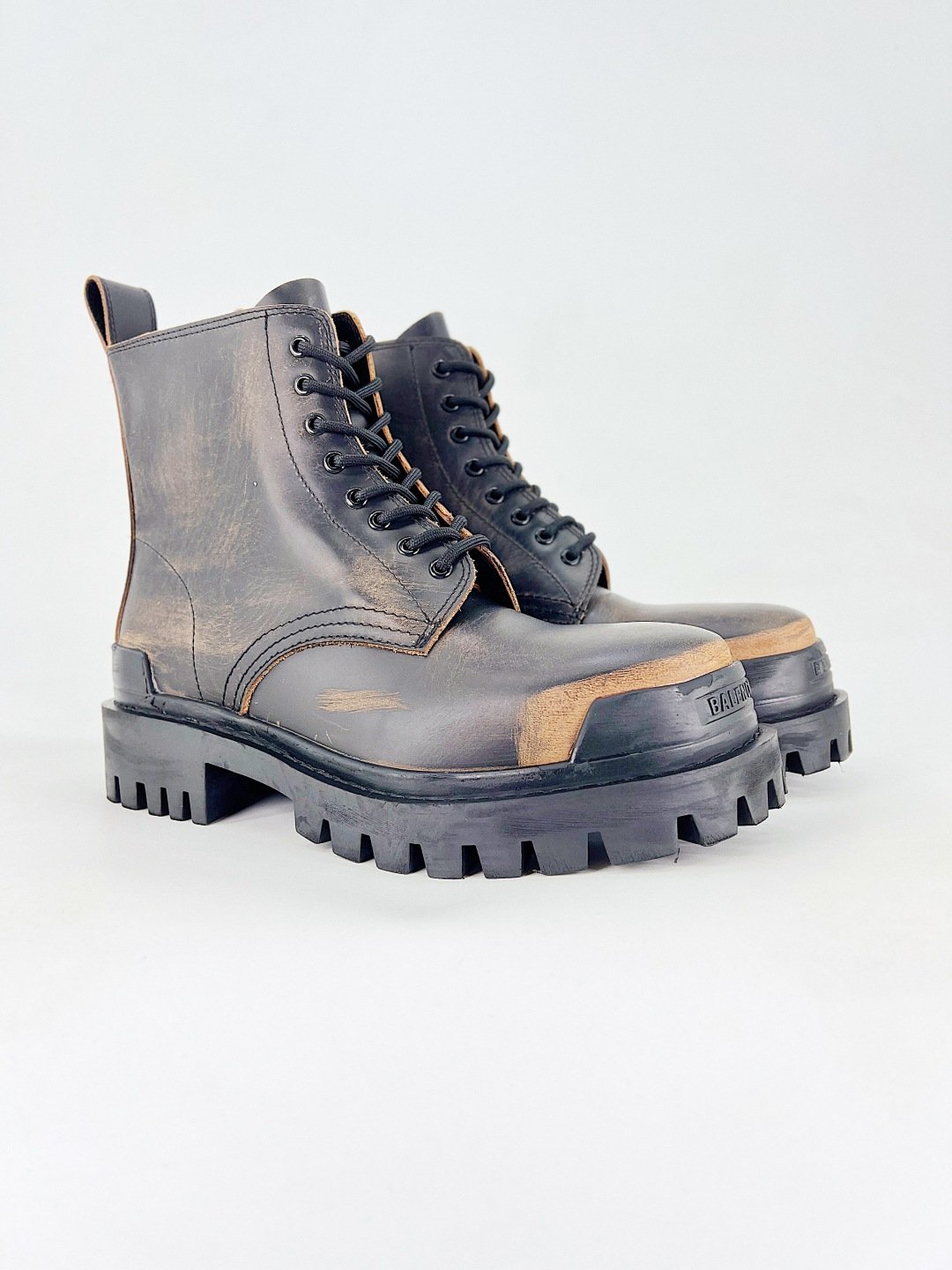 Balenciaga – Bottines Lace-Up à Semelle Épaisse – Image 6
