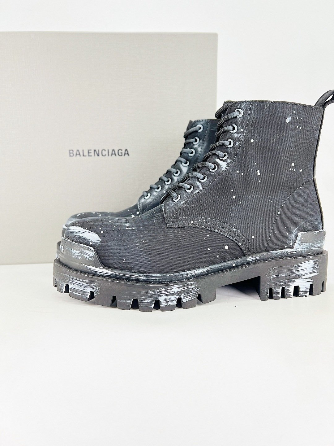 Balenciaga – Bottines Lace-Up à Semelle Épaisse – Image 8