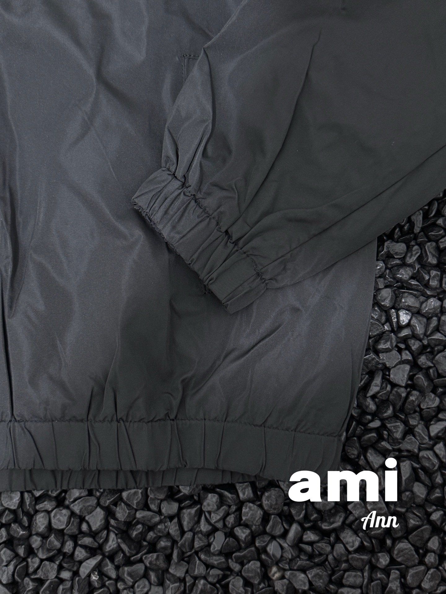 Veste Ami de Cœur – Coupe classique noire avec logo brodé rouge – Image 10