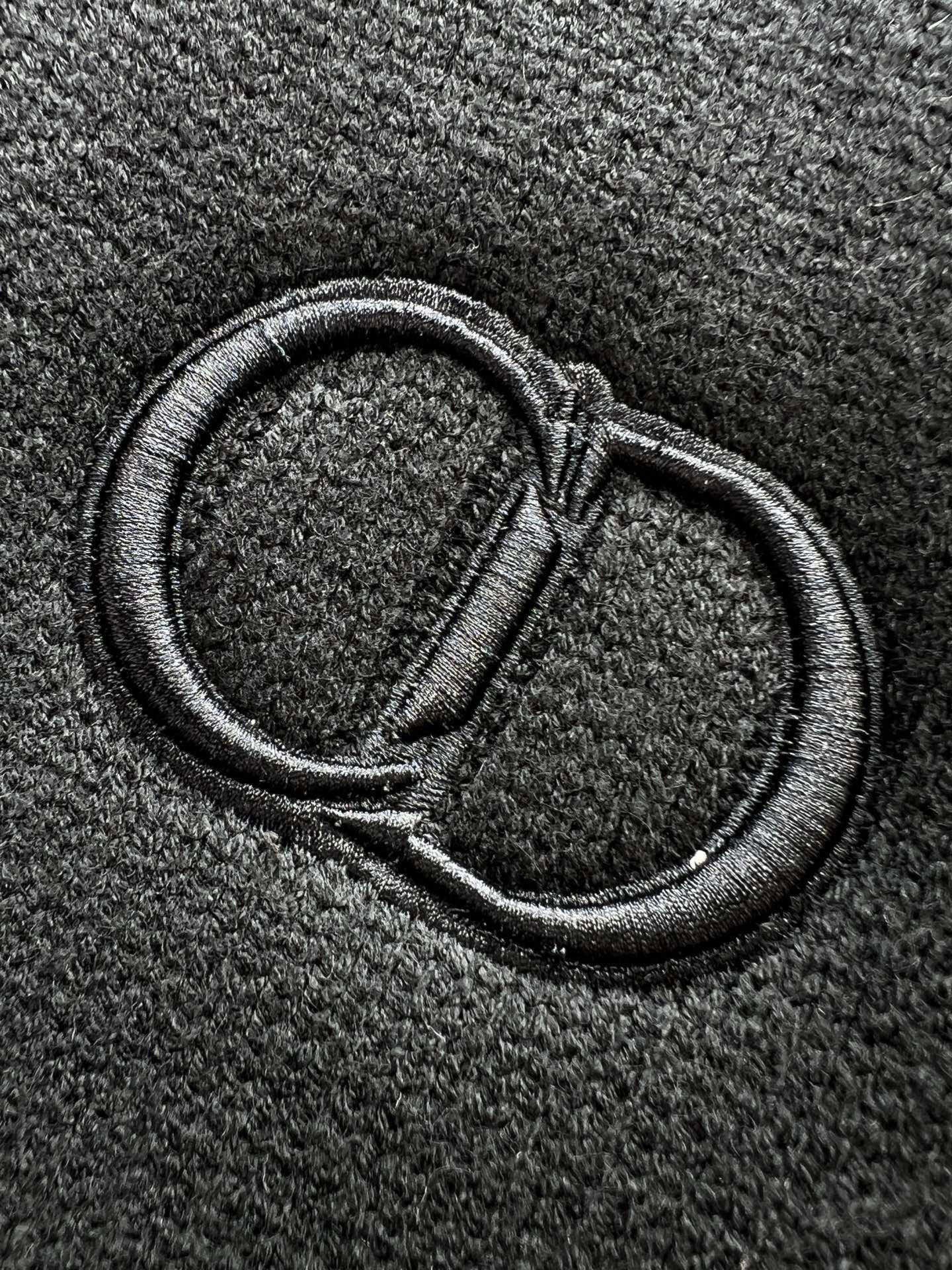 Cardigan Dior en maille fine à boutons – logo CD brodé – Image 5