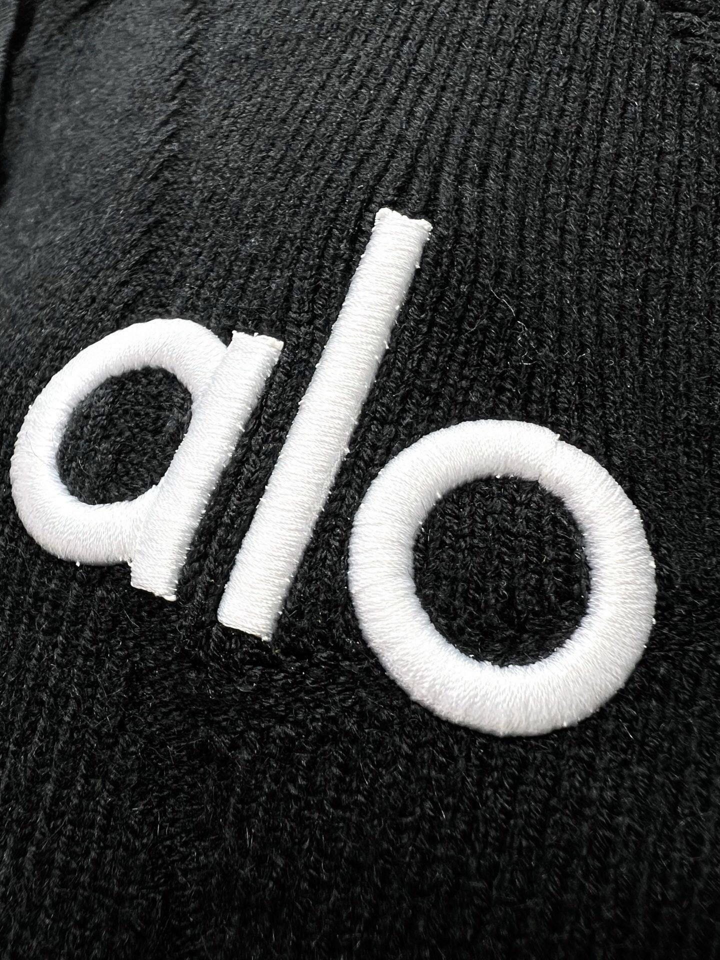 Gilet zippé en maille noire Alo Yoga – col montant et logo brodé – Image 5