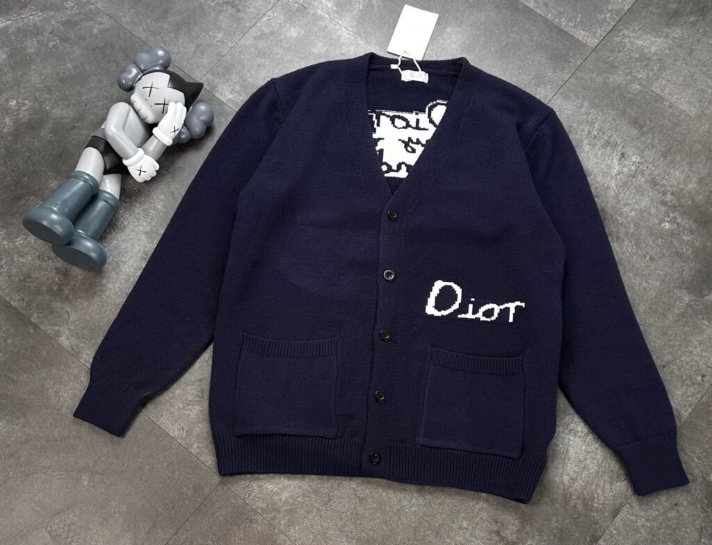 Cardigan Dior en Laine Navy – "For My Real Friends" – Logo Brodé