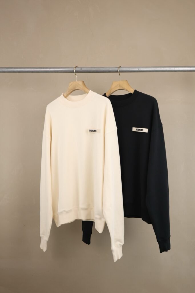 Sweat Jacquemus Logo Brodé – Avec & Sans Capuche – Noir & Blanc
