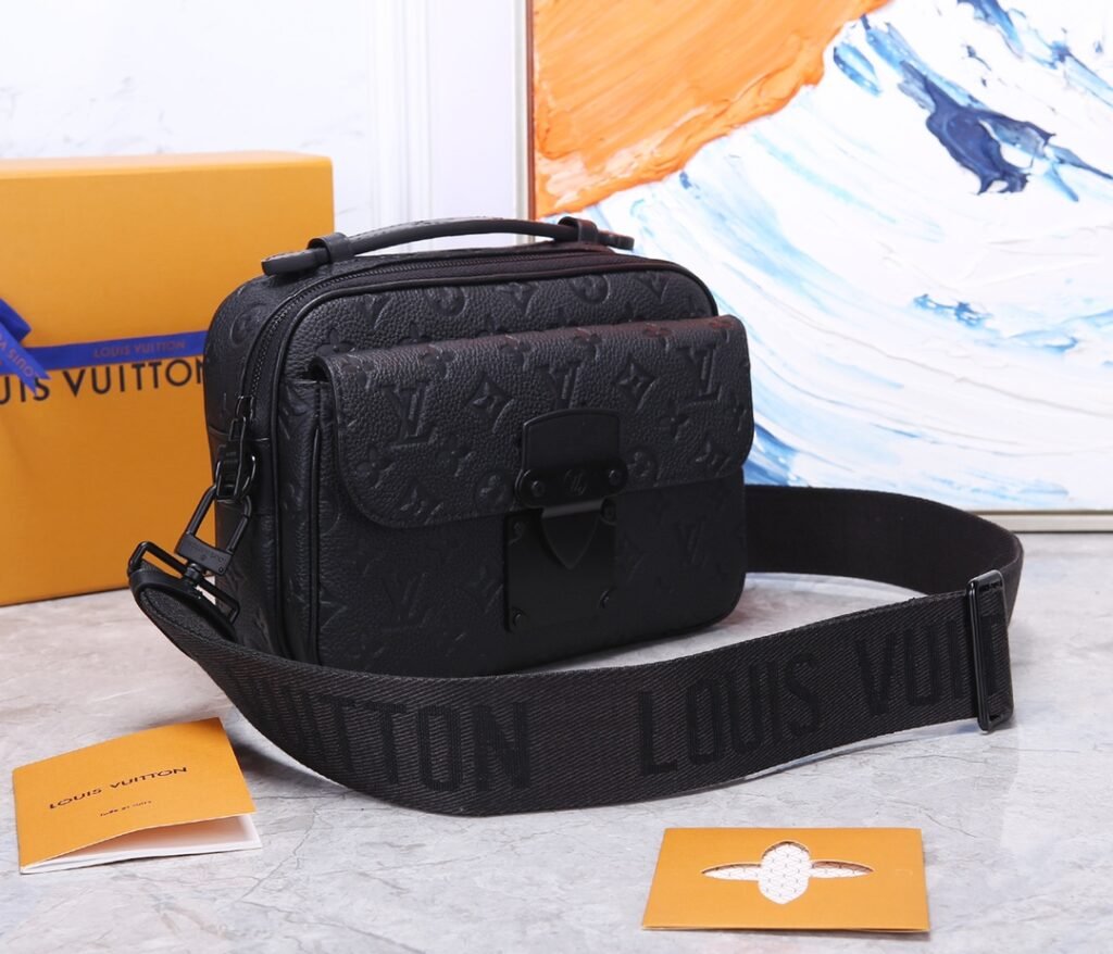 Sacoche Louis Vuitton Soft Trunk Monogram – plusieurs coloris