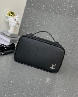 Sacoche noire en cuir grainé avec double fermeture éclair – Élégance et praticité au quotidien