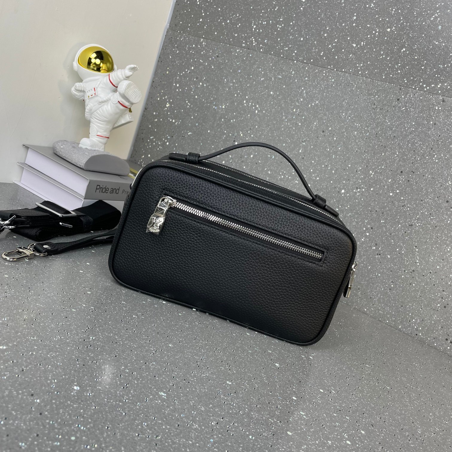 Sacoche noire en cuir grainé avec double fermeture éclair – Élégance et praticité au quotidien – Image 3