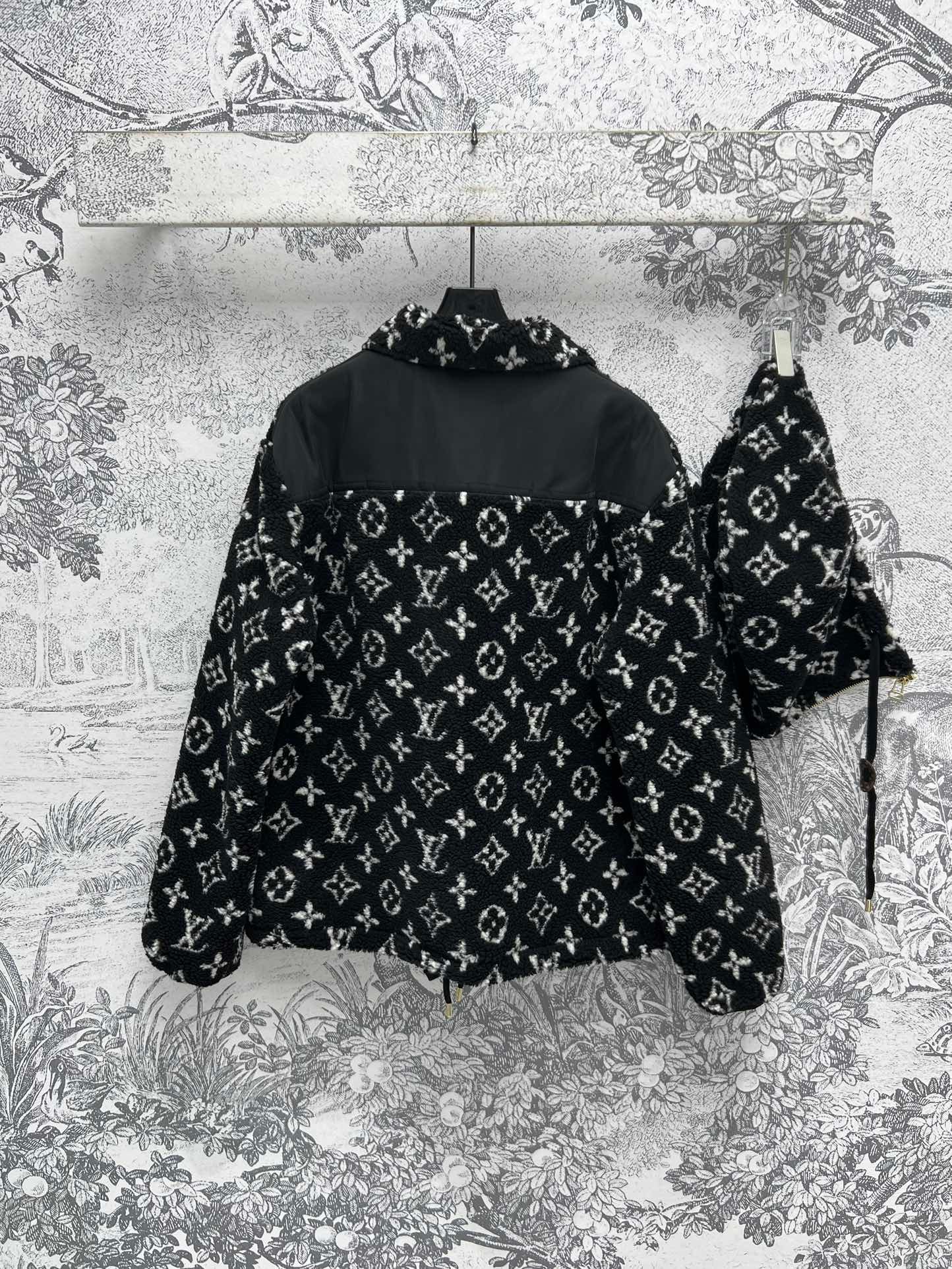 Veste Louis Vuitton Monogram Sherpa – Design chaud et luxueux – Image 7