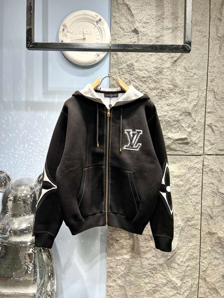 Veste Gillet à capuche Louis Vuitton en coton – Logo brodé et fermeture zippée dorée
