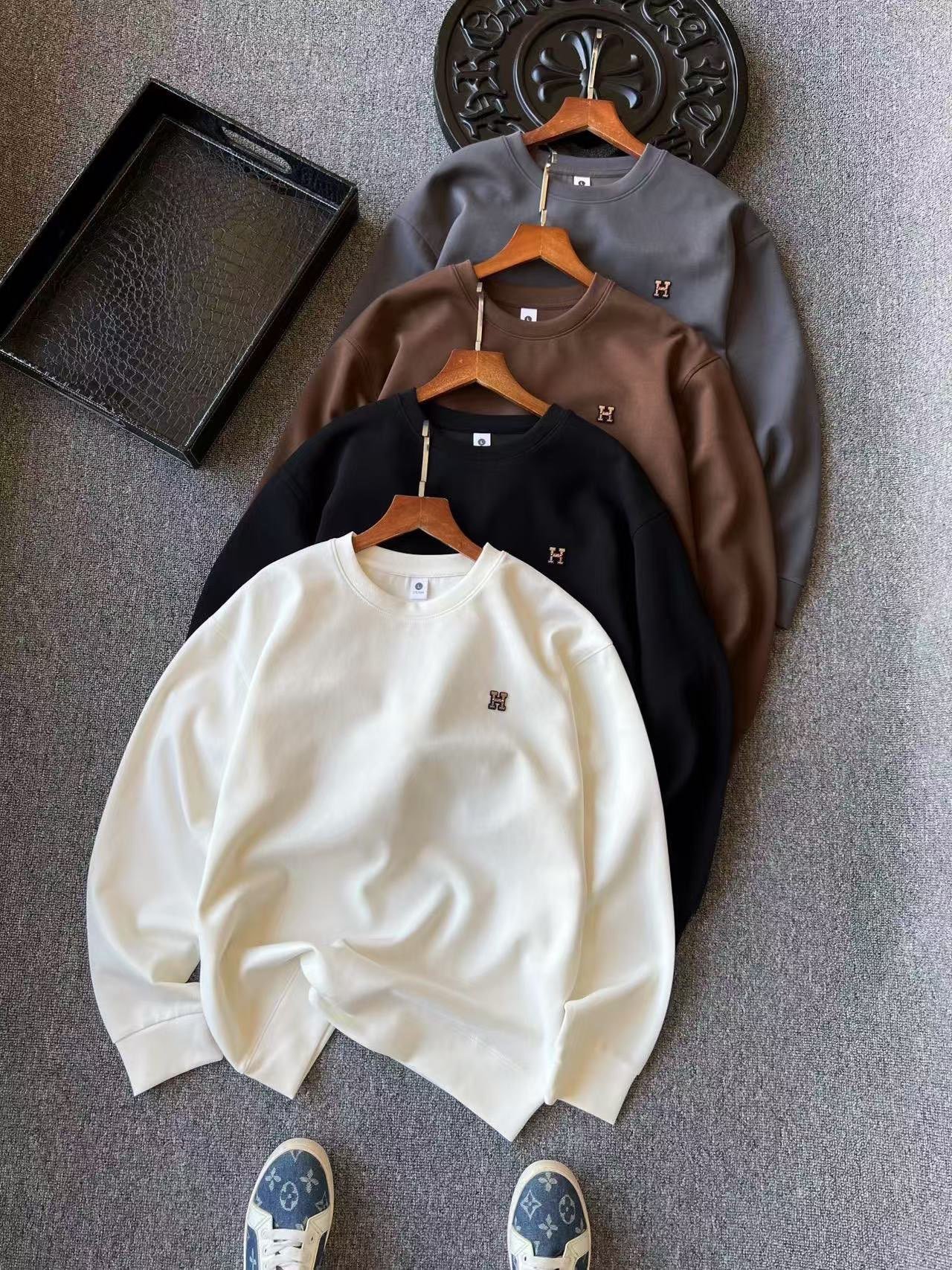 Pull Hermès brodé H en coton premium