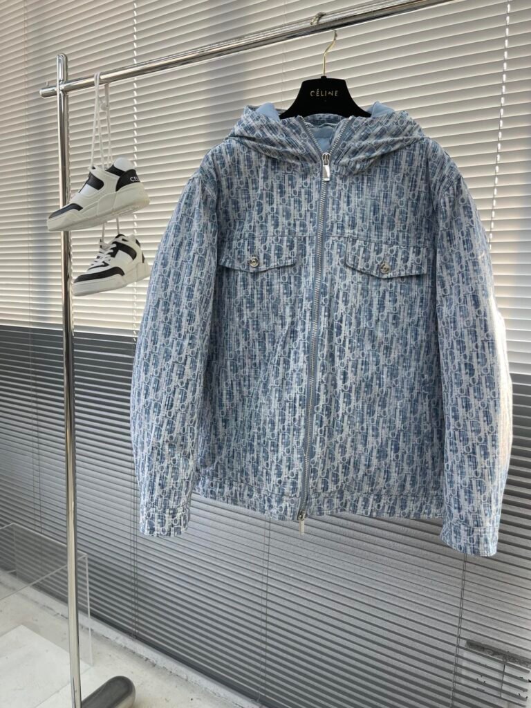 Veste à capuche matelassée Dior Oblique – Bleu clair