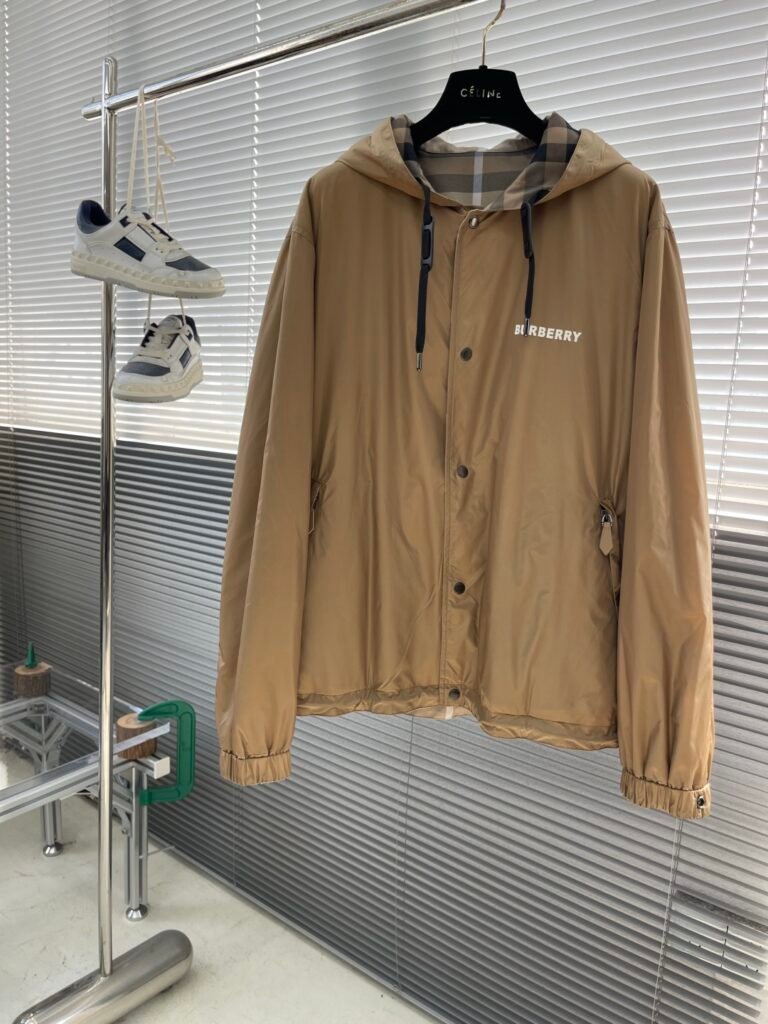 Veste réversible Burberry beige à capuche