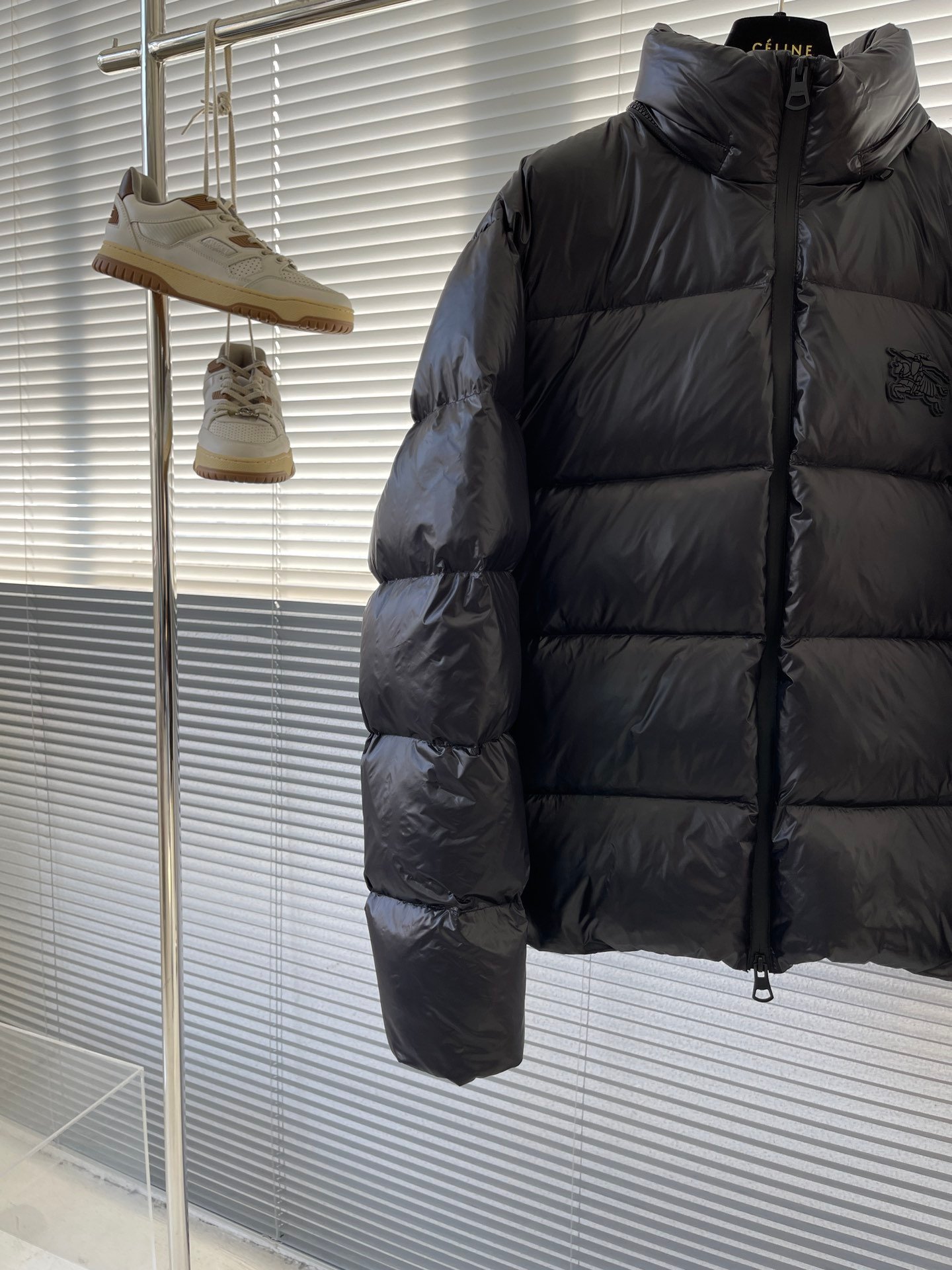 Doudoune matelassée Burberry noire – Logo Equestrian – Image 2