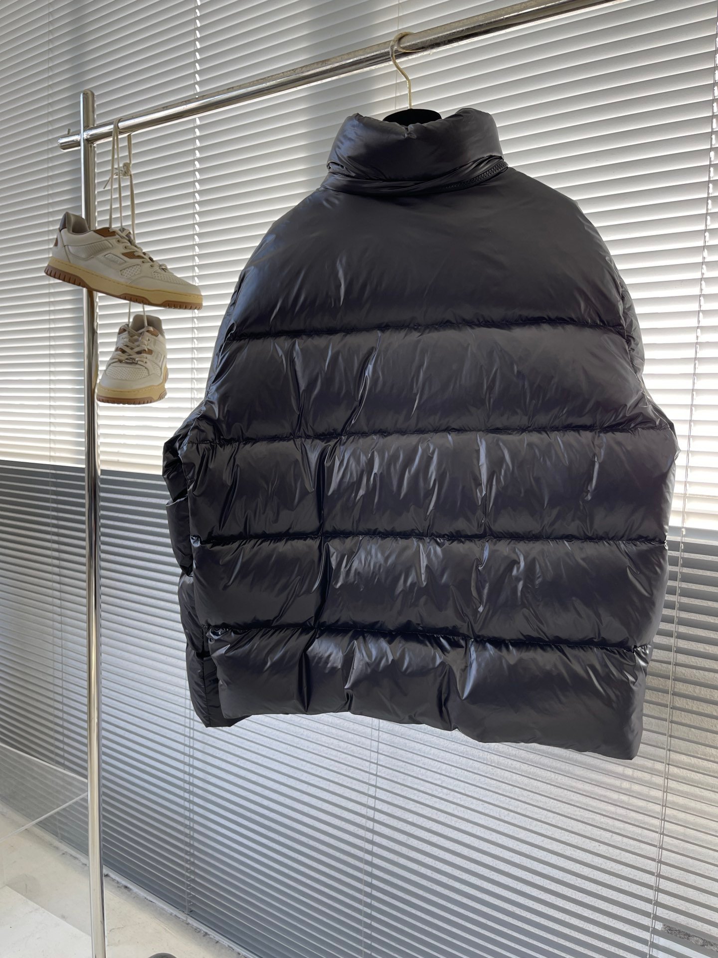 Doudoune matelassée Burberry noire – Logo Equestrian – Image 9