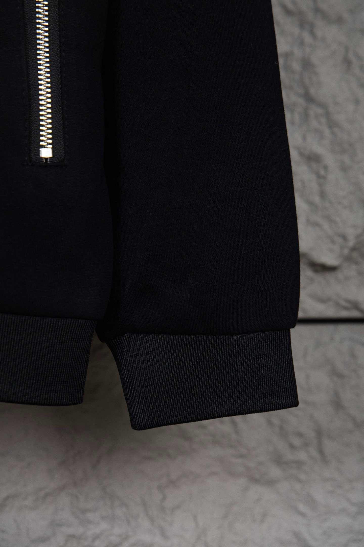 Gilet à capuche zippé noir logo triangulaire – Prada – Image 10