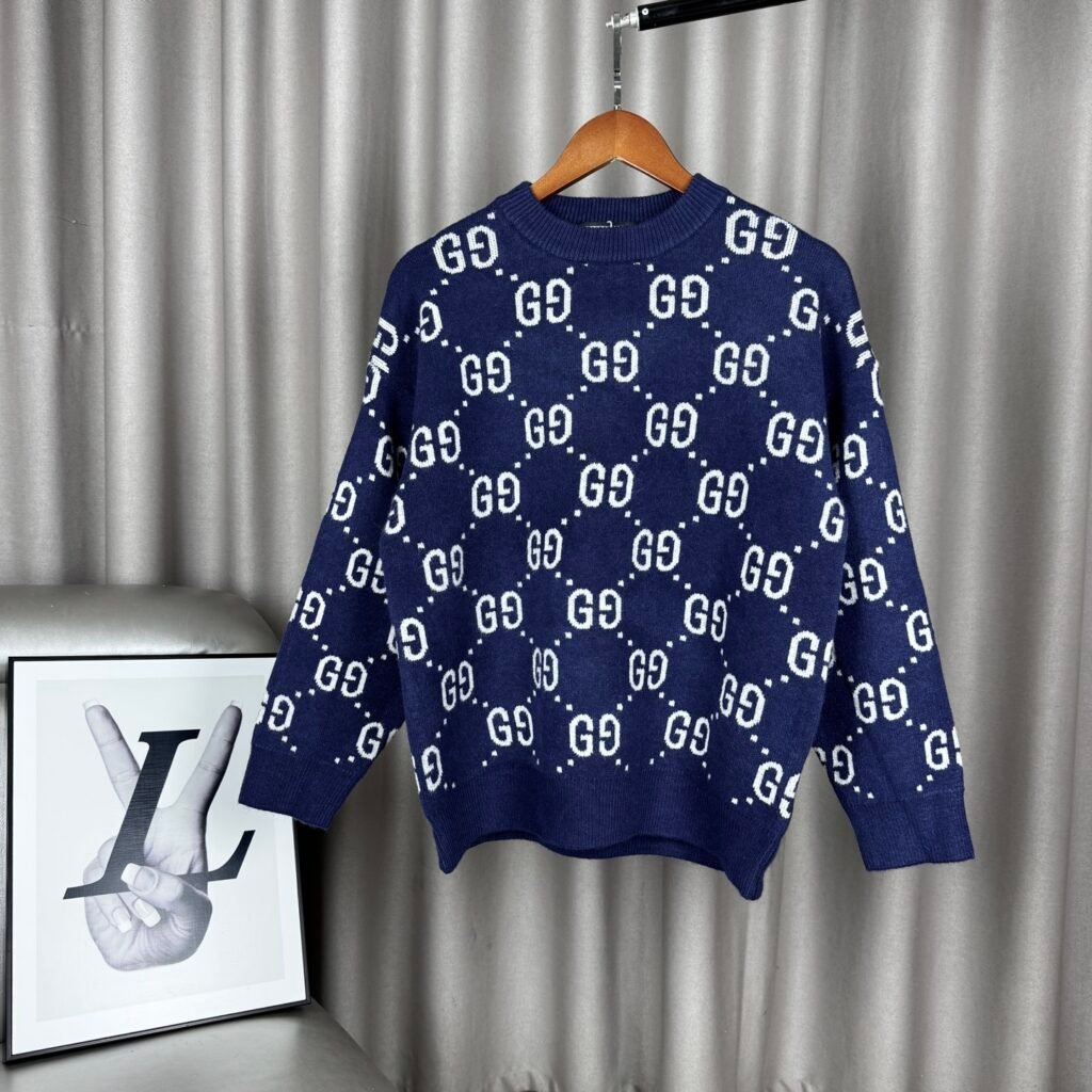 Pull Gucci Logo Brodé Gris Unisexe – Collection Luxe