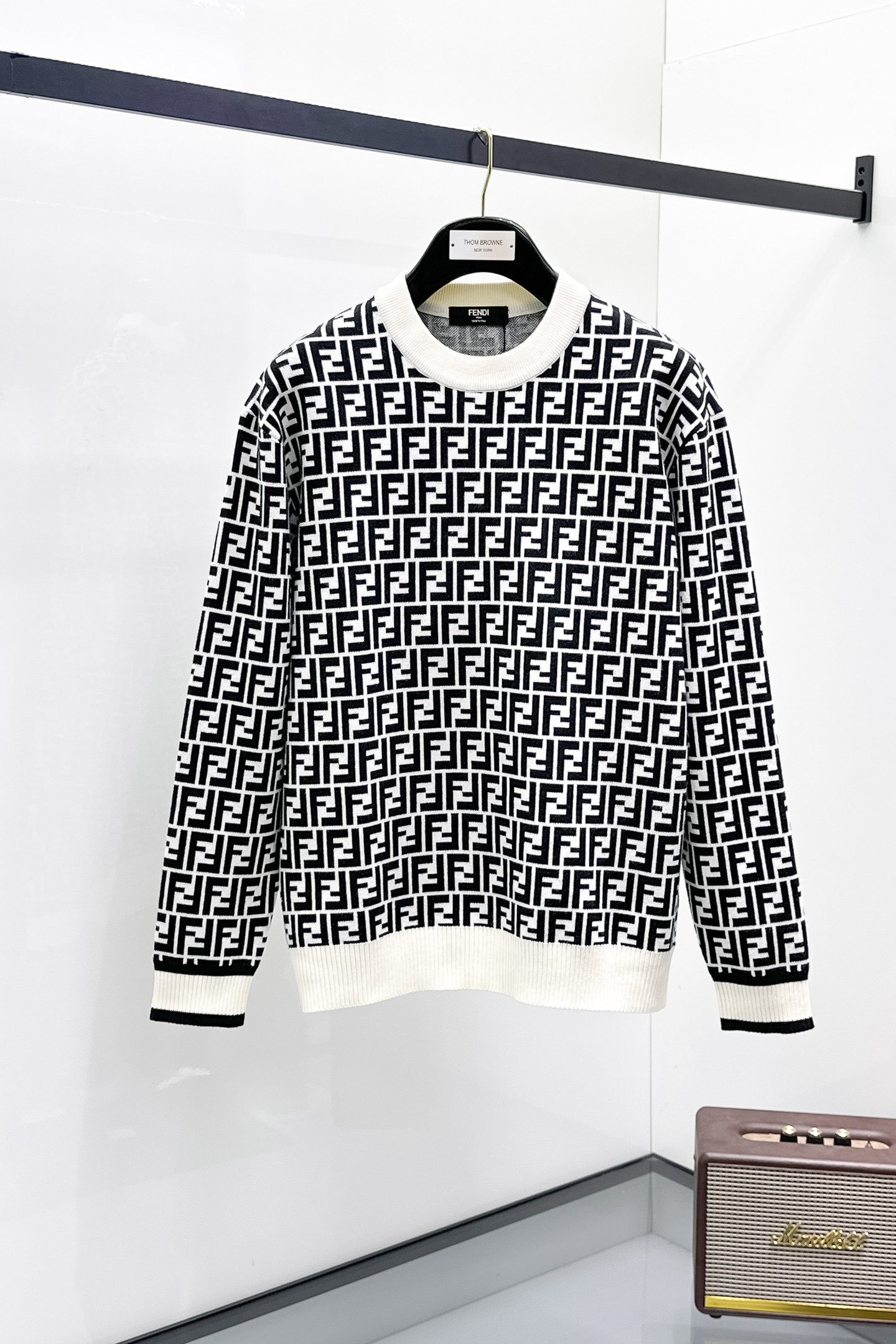 Pull Fendi Monogram FF Intarsia – Marron & Blanc – Image 5