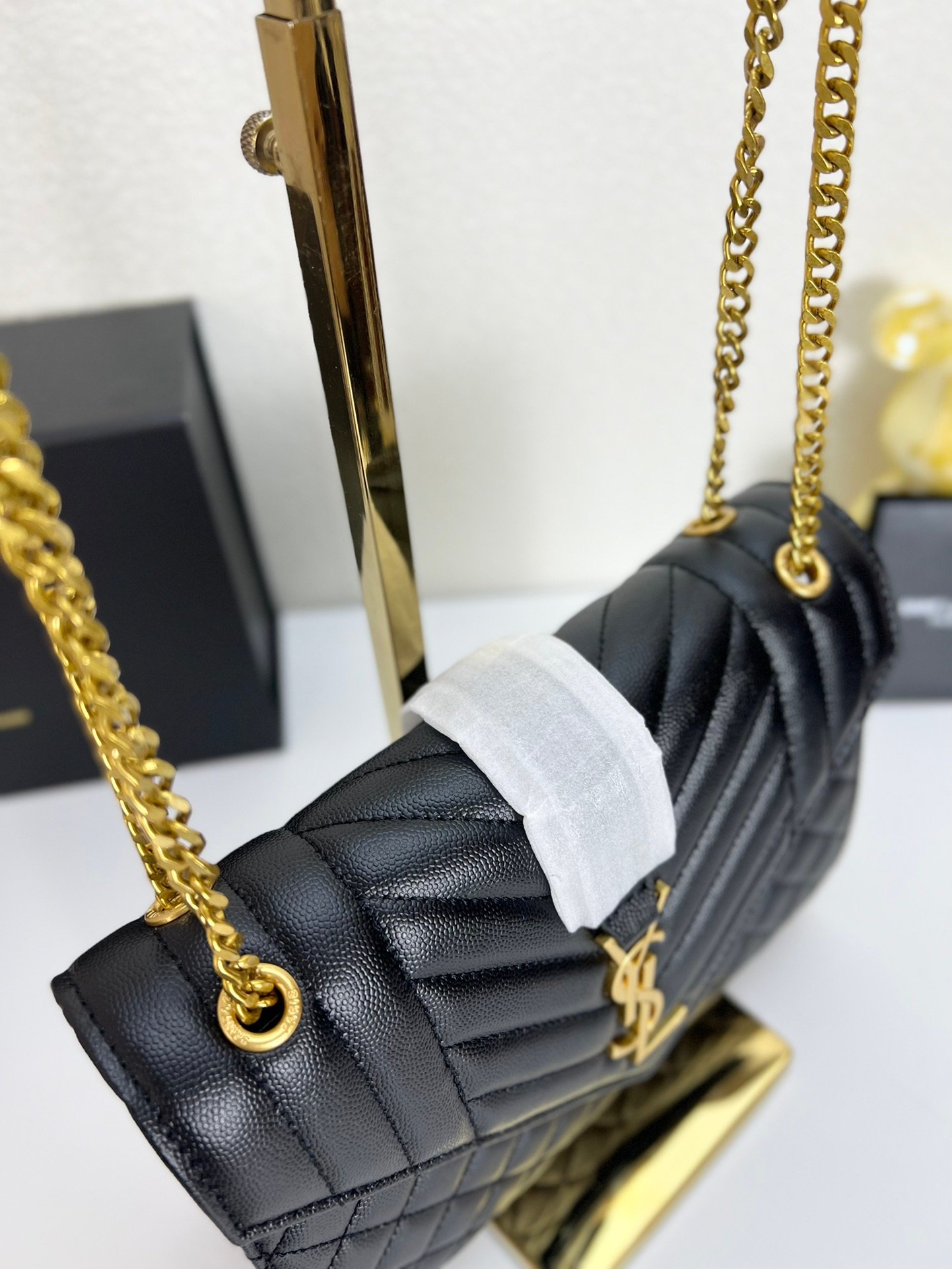 Sac Saint Laurent en cuir matelassé YSL doré – Image 4