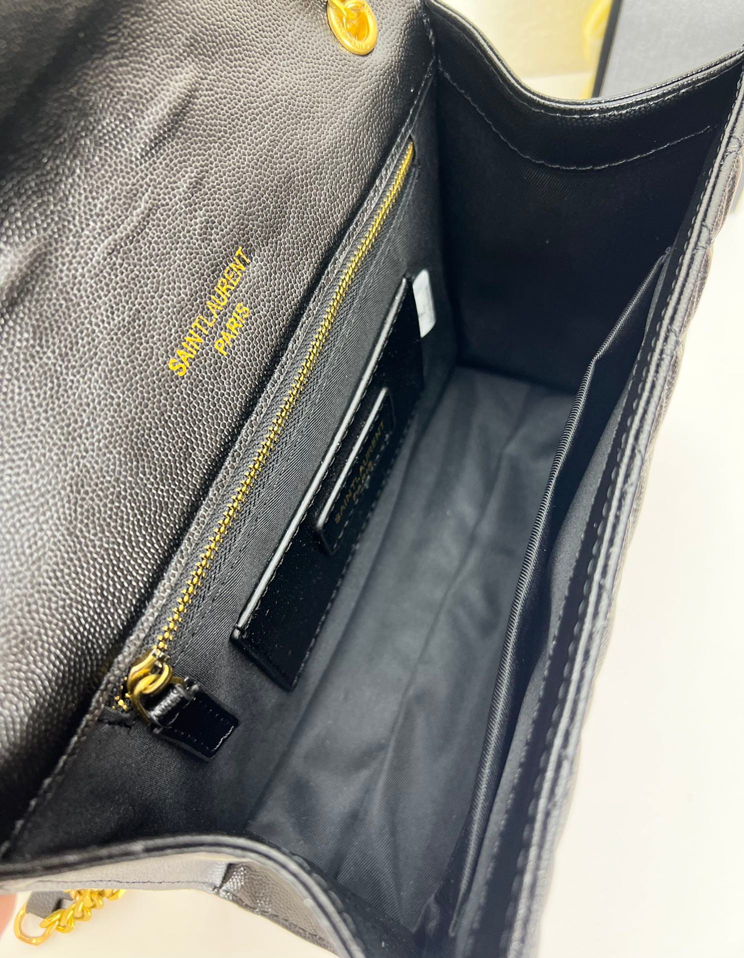 Sac Saint Laurent en cuir matelassé YSL doré – Image 7