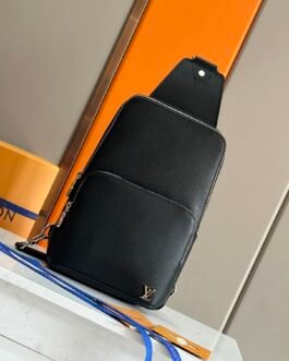 Sac Louis Vuitton Avenue Slingbag en cuir Taiga noir - Élégance et durabilité