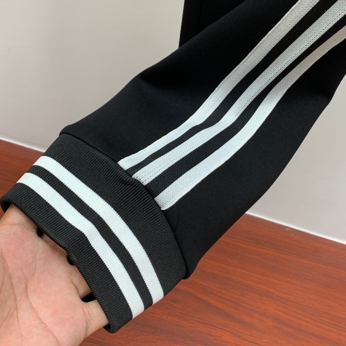 Survêtement Dior Oblique en Jersey de Coton Mélangé Noir Élégance Quotidienne – Image 8