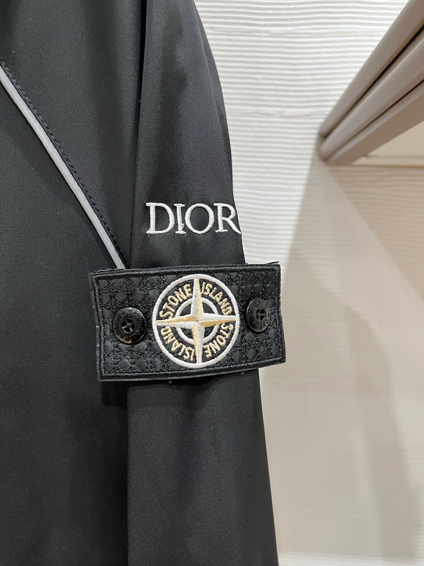 Veste Dior Stone Island Élégance & Durabilité – Taille S à XL – Image 5