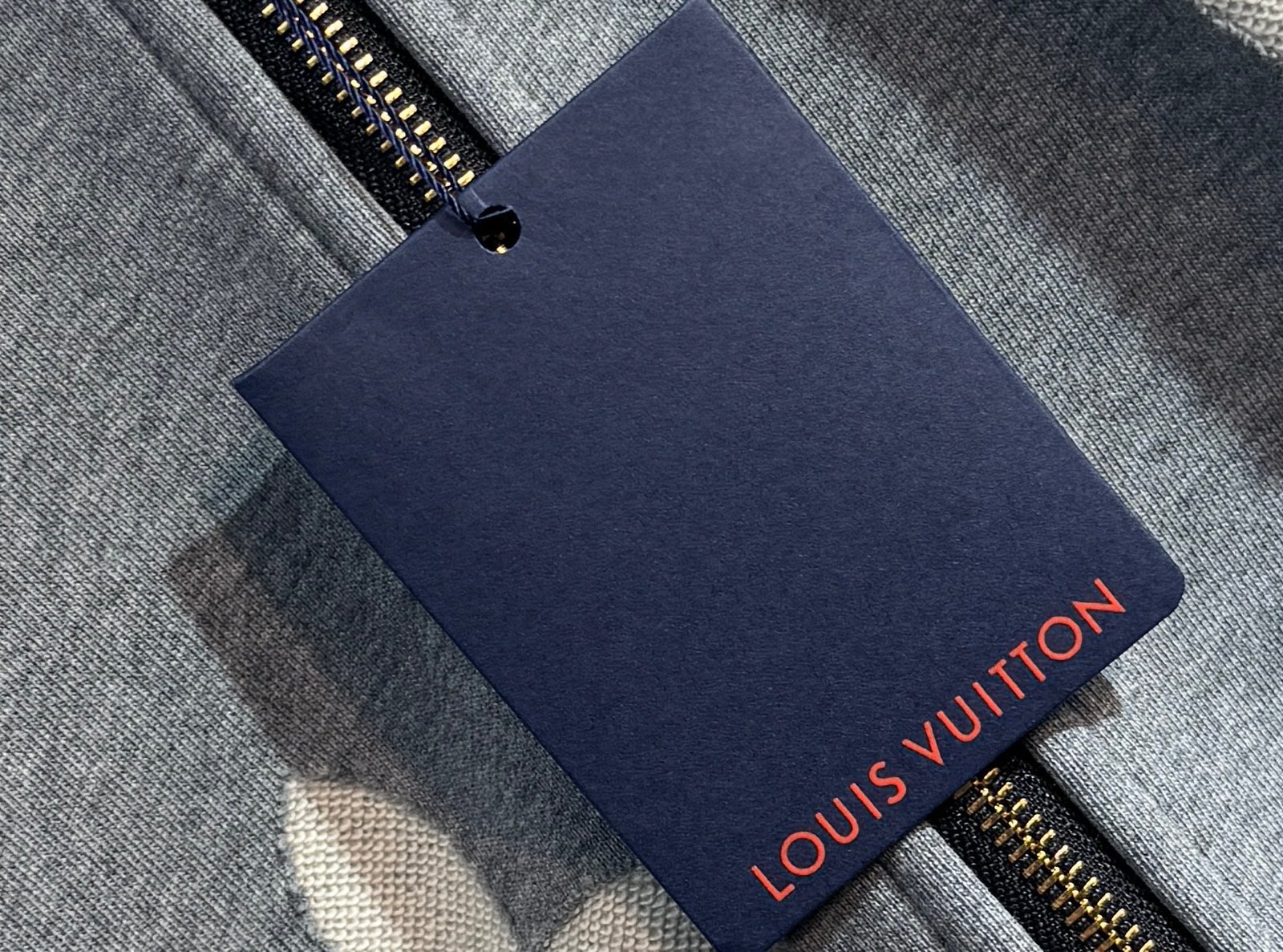 Gilet Louis Vuitton en Tissu Haut de Gamme - Élégance et Confort – Image 13
