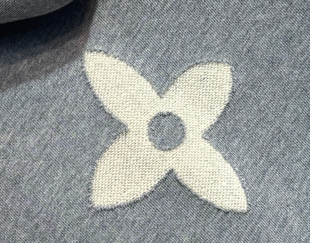 Gilet Louis Vuitton en Tissu Haut de Gamme - Élégance et Confort – Image 16