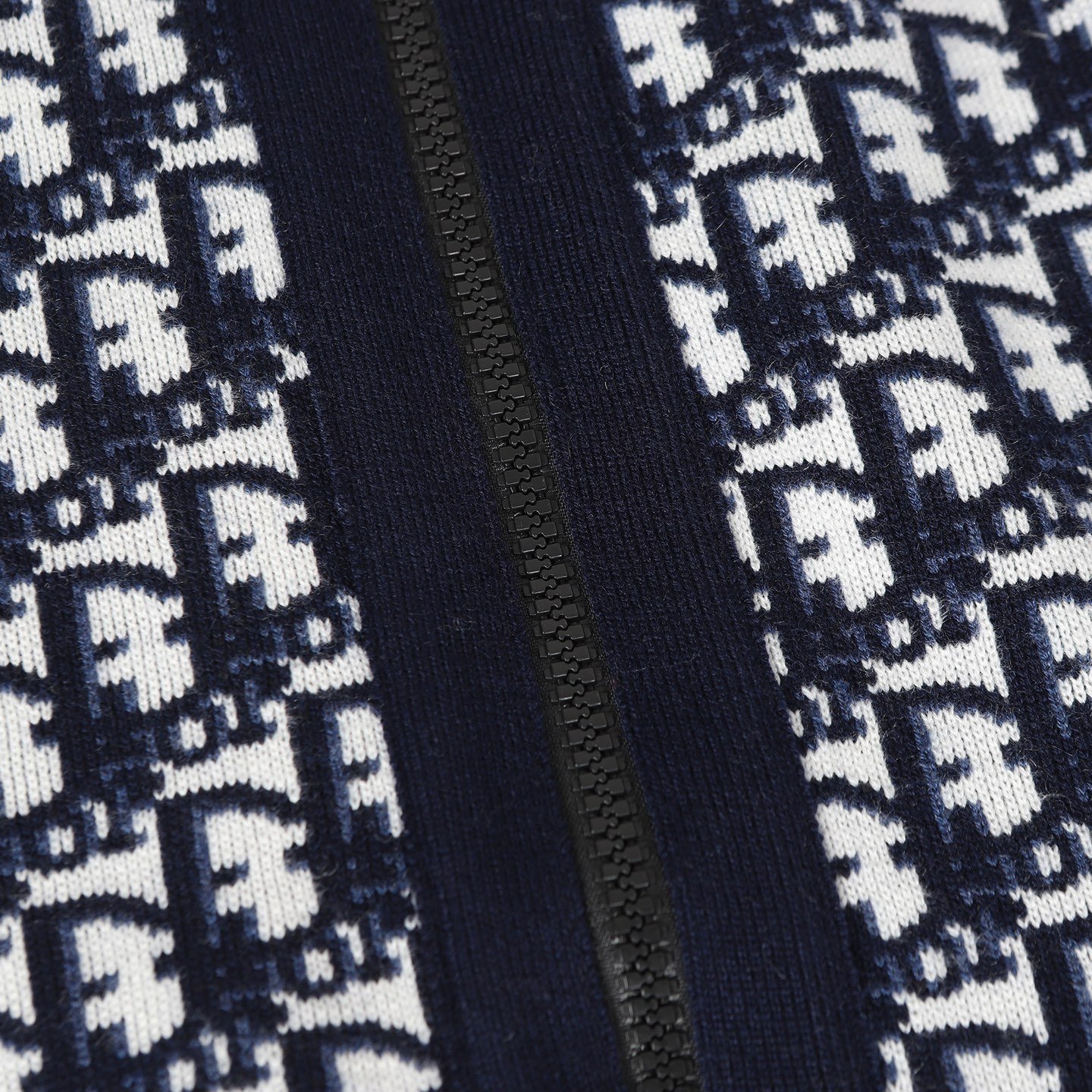 Gilet Dior Réversible Noir Beige Élégant et Polyvalent pour Homme – Image 8