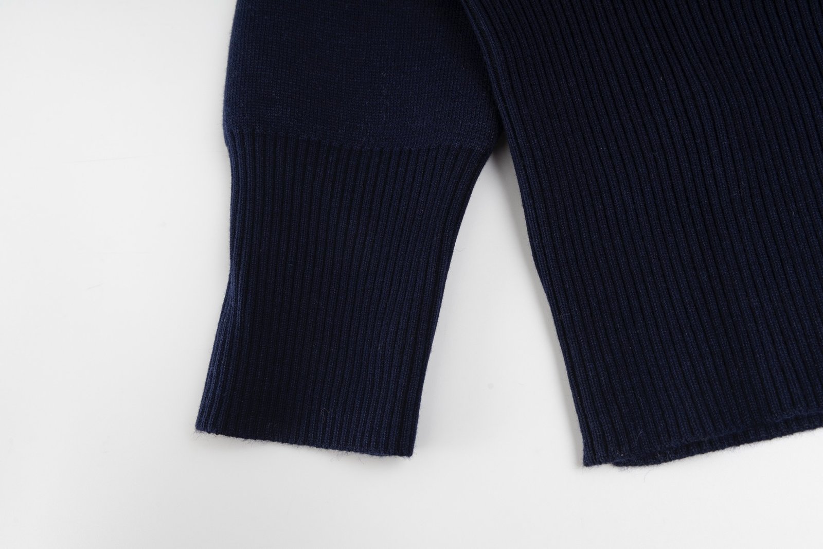 Gilet Dior Réversible Noir Beige Élégant et Polyvalent pour Homme – Image 15