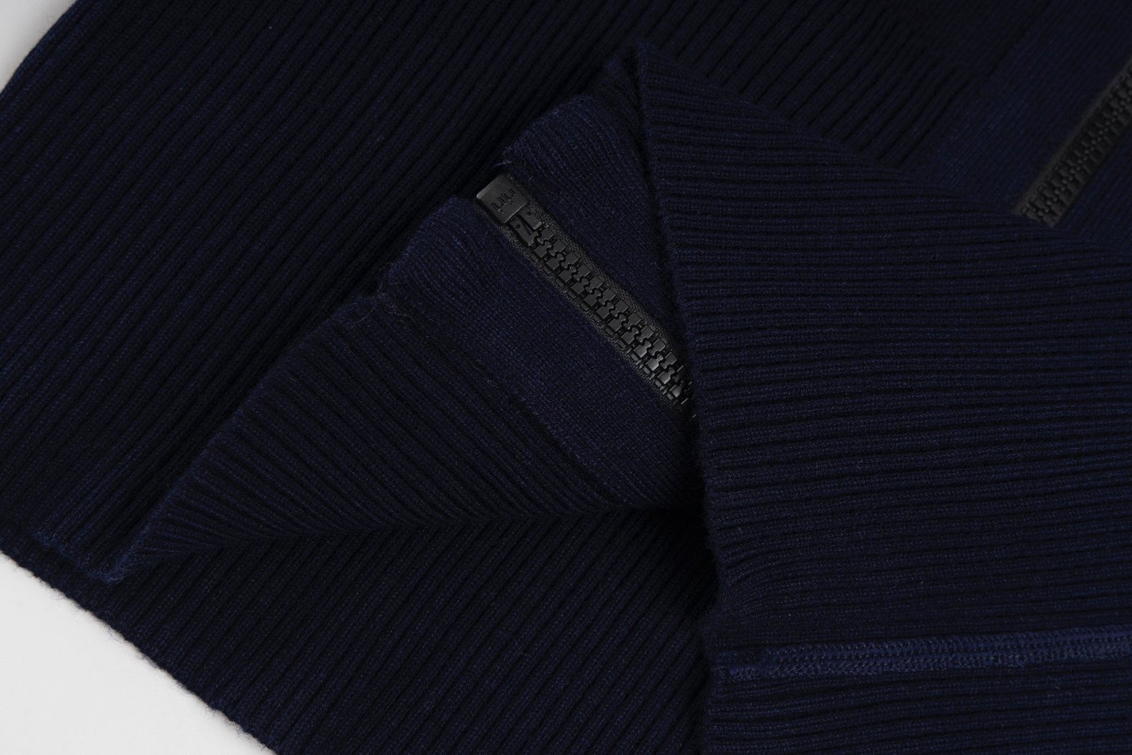 Gilet Dior Réversible Noir Beige Élégant et Polyvalent pour Homme – Image 18