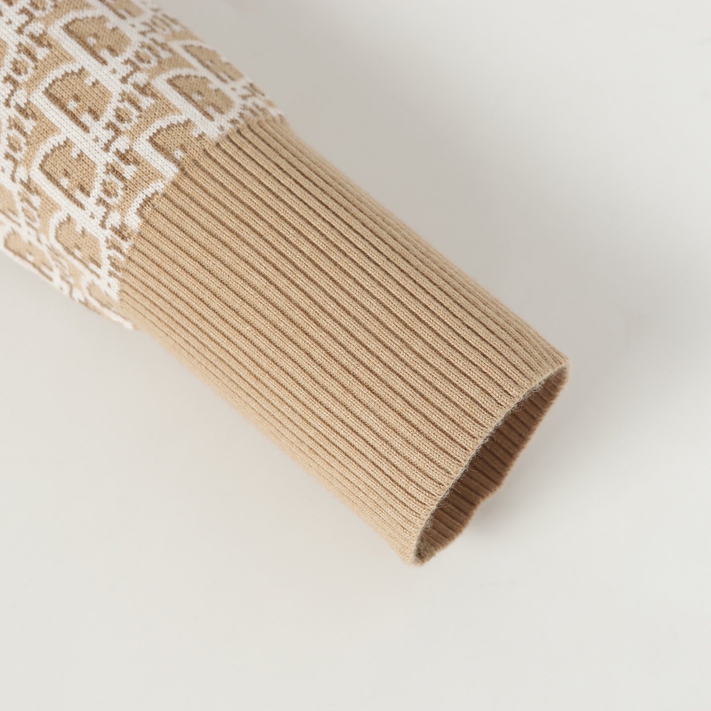 Gilet Dior Réversible Noir Beige Élégant et Polyvalent pour Homme – Image 24