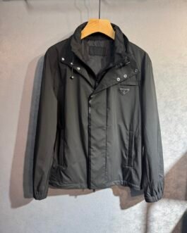 Veste Prada élégante en tissu premium, style chic et confort