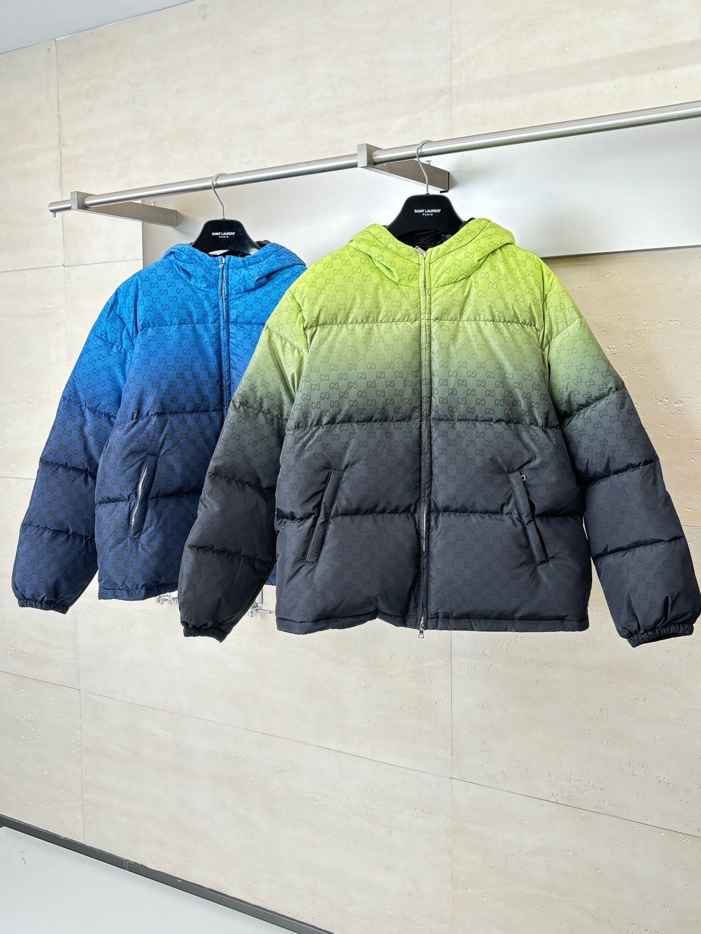 Doudoune Gucci Élégante en Tissu Résistant, Chaleur et Style Luxe – Image 4