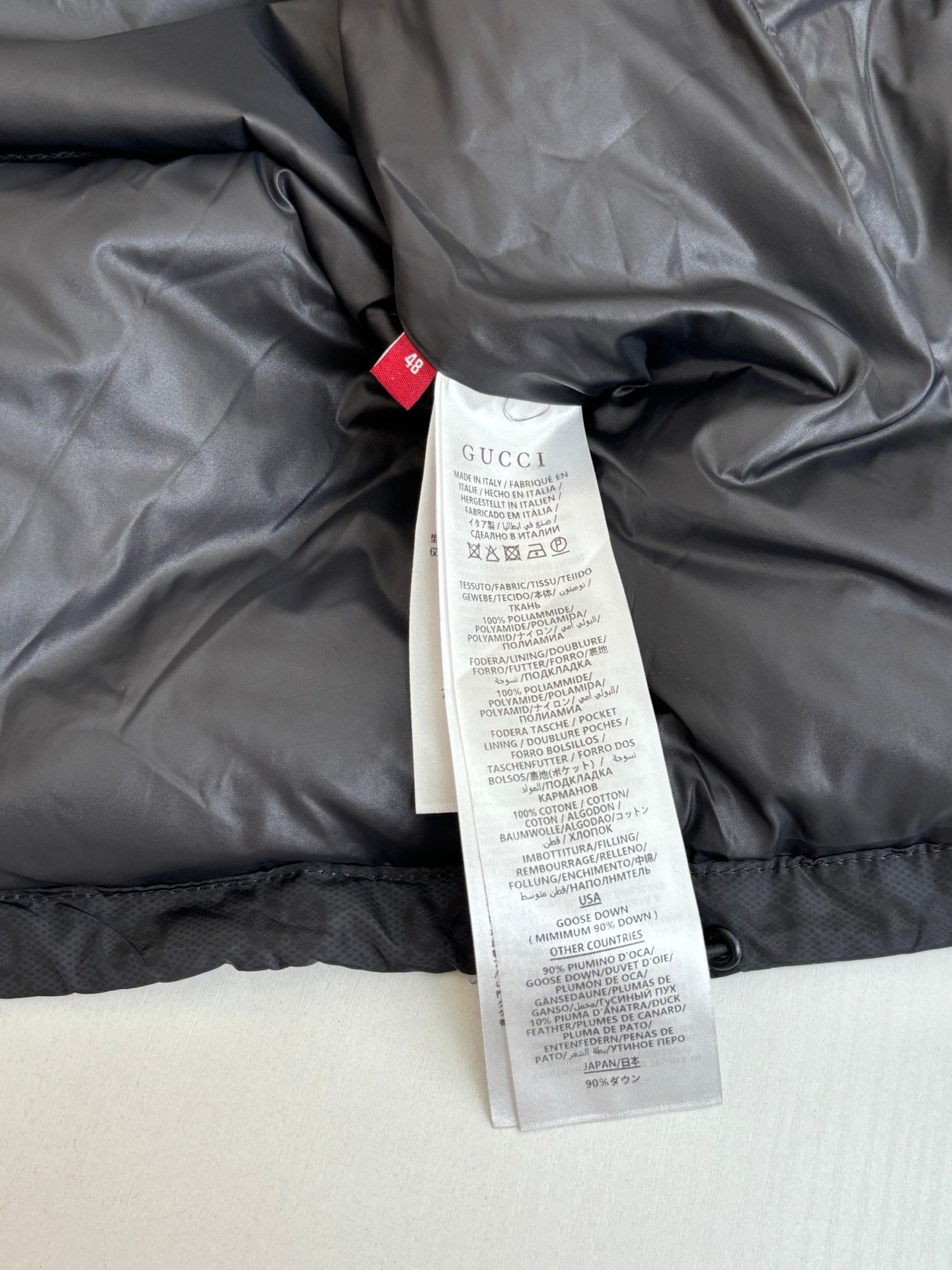 Doudoune Gucci Élégante en Tissu Résistant, Chaleur et Style Luxe – Image 11