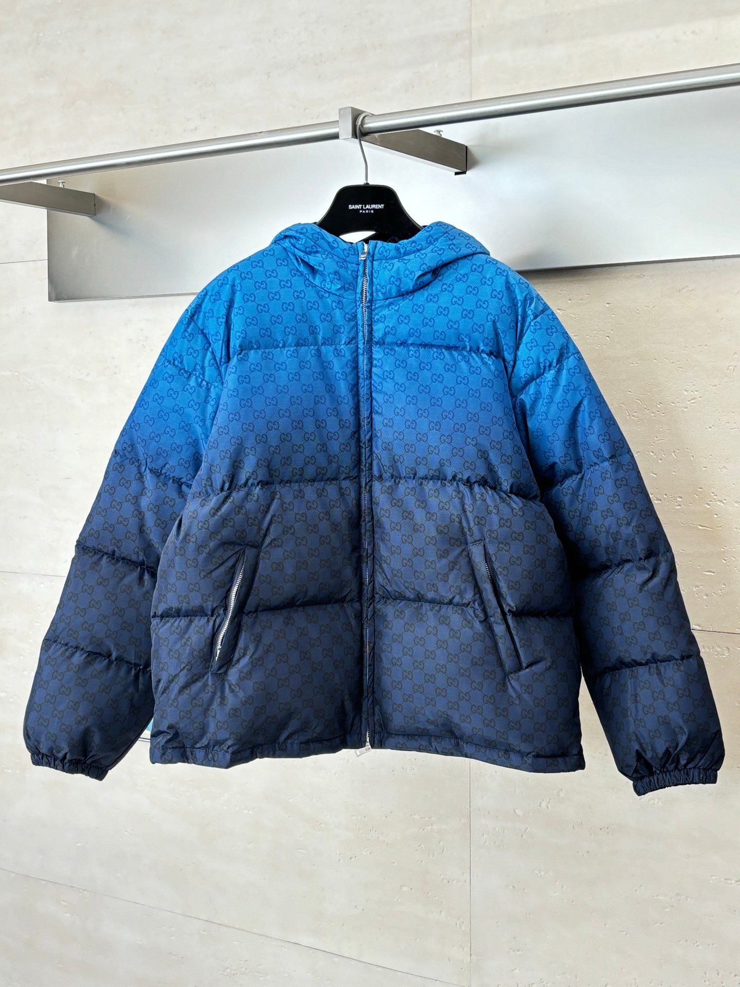 Doudoune Gucci Élégante en Tissu Résistant, Chaleur et Style Luxe – Image 16