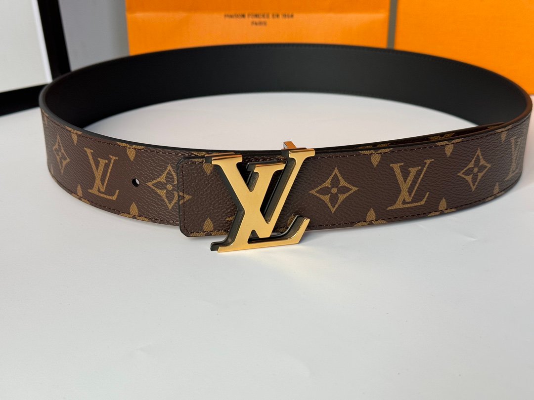 Ceinture Louis Vuitton élégante en cuir durable, tailles 80-120 cm