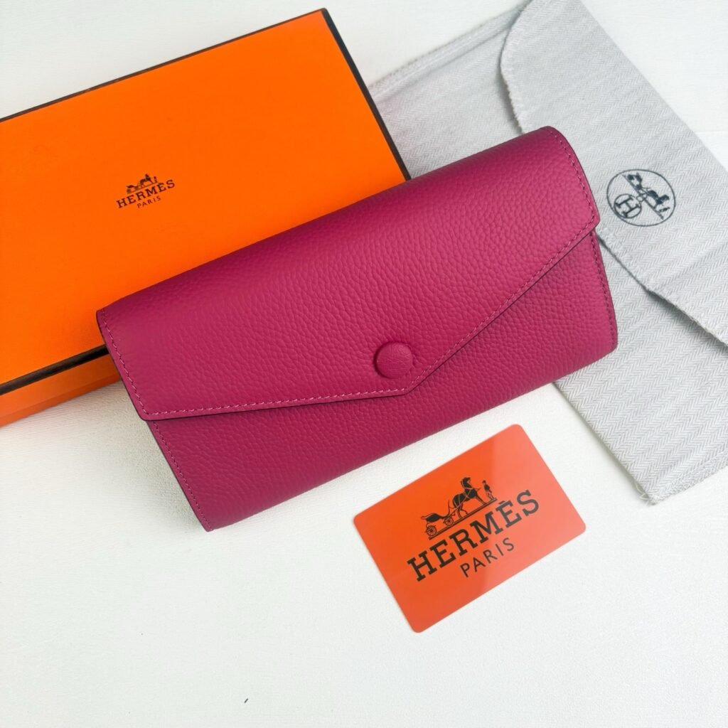 Porte-feuille Hermes en cuir luxe, élégant et pratique