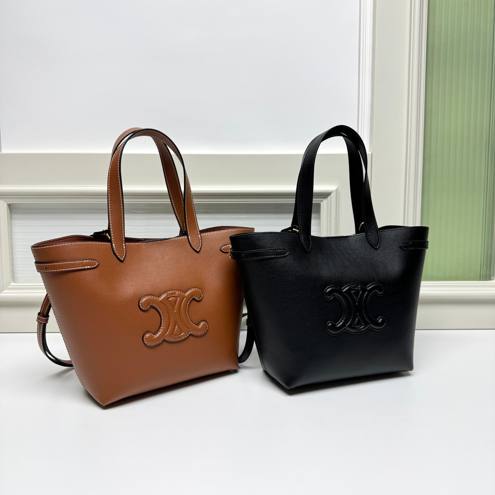Sac Céline en cuir élégant – Spacieux, Durable et Classique