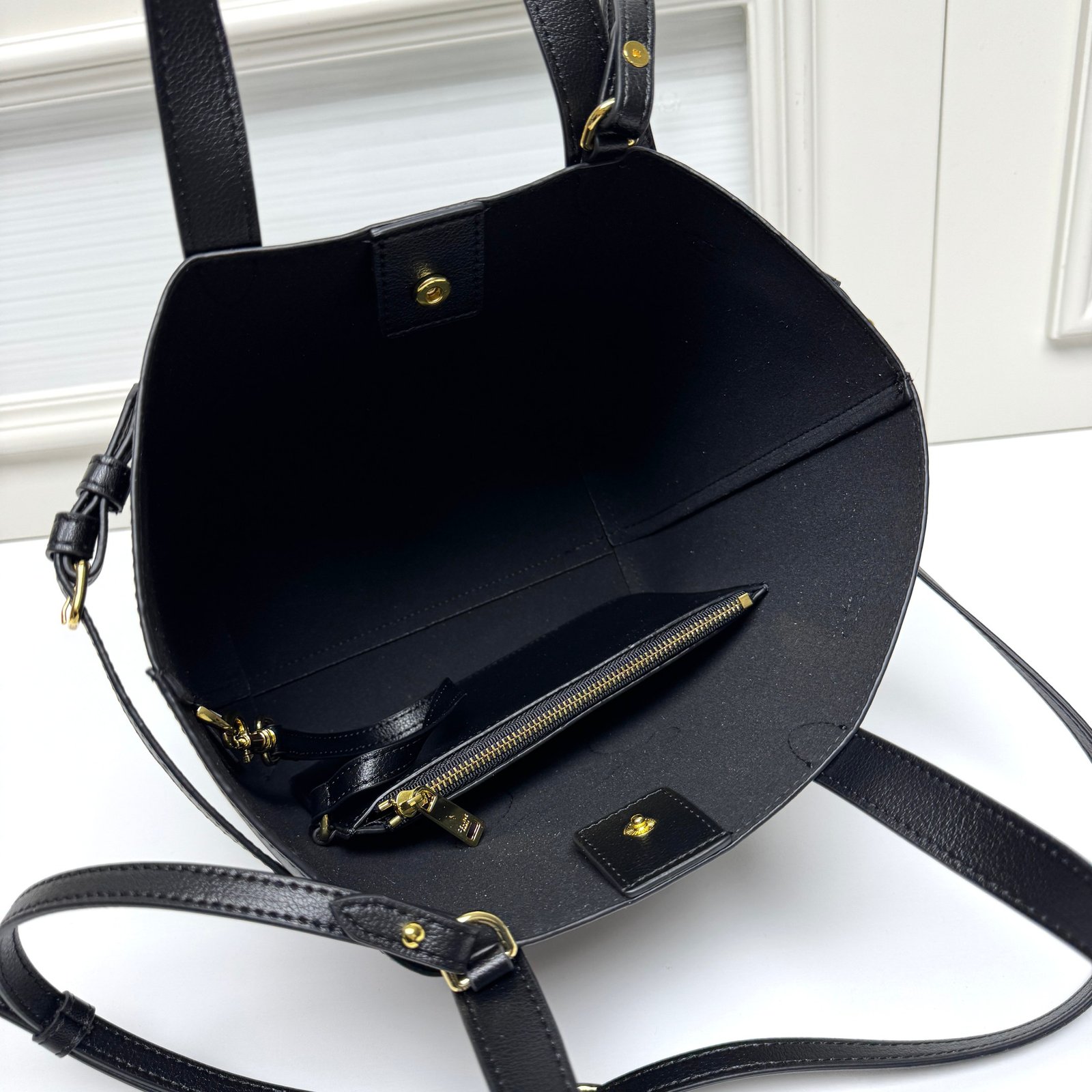 Sac Céline en cuir élégant – Spacieux, Durable et Classique – Image 17