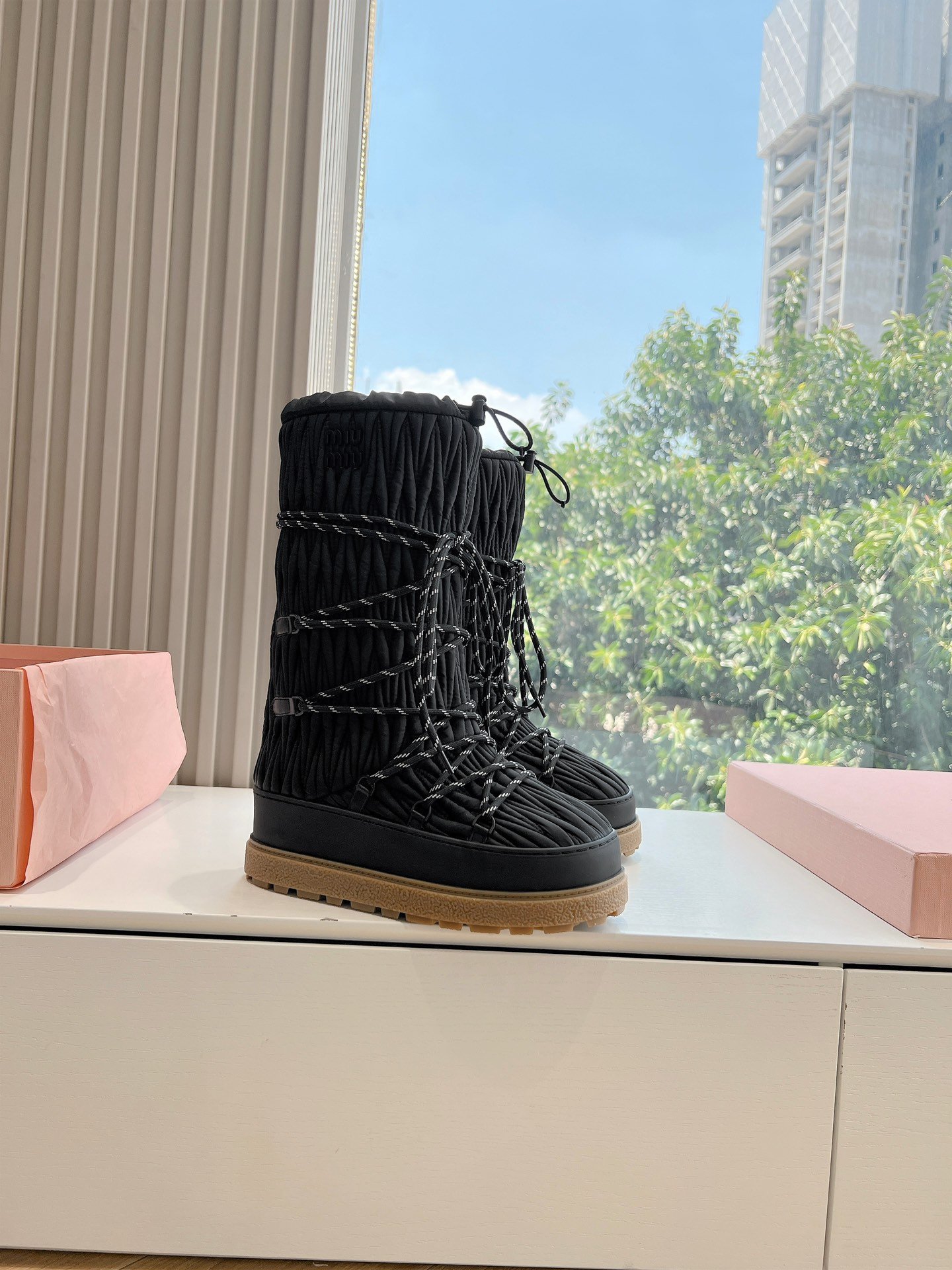 Bottes de neige Miu Miu élégantes et isolantes – Style chic hiver