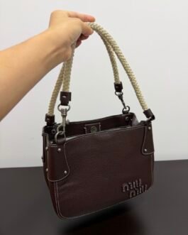 Sac à bandoulière Miu Miu en cuir luxe – Élégance et praticité au quotidien