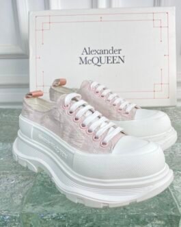 Baskets Rose Alexander Mc Queen Tread Slick, Confort et Style Élégant