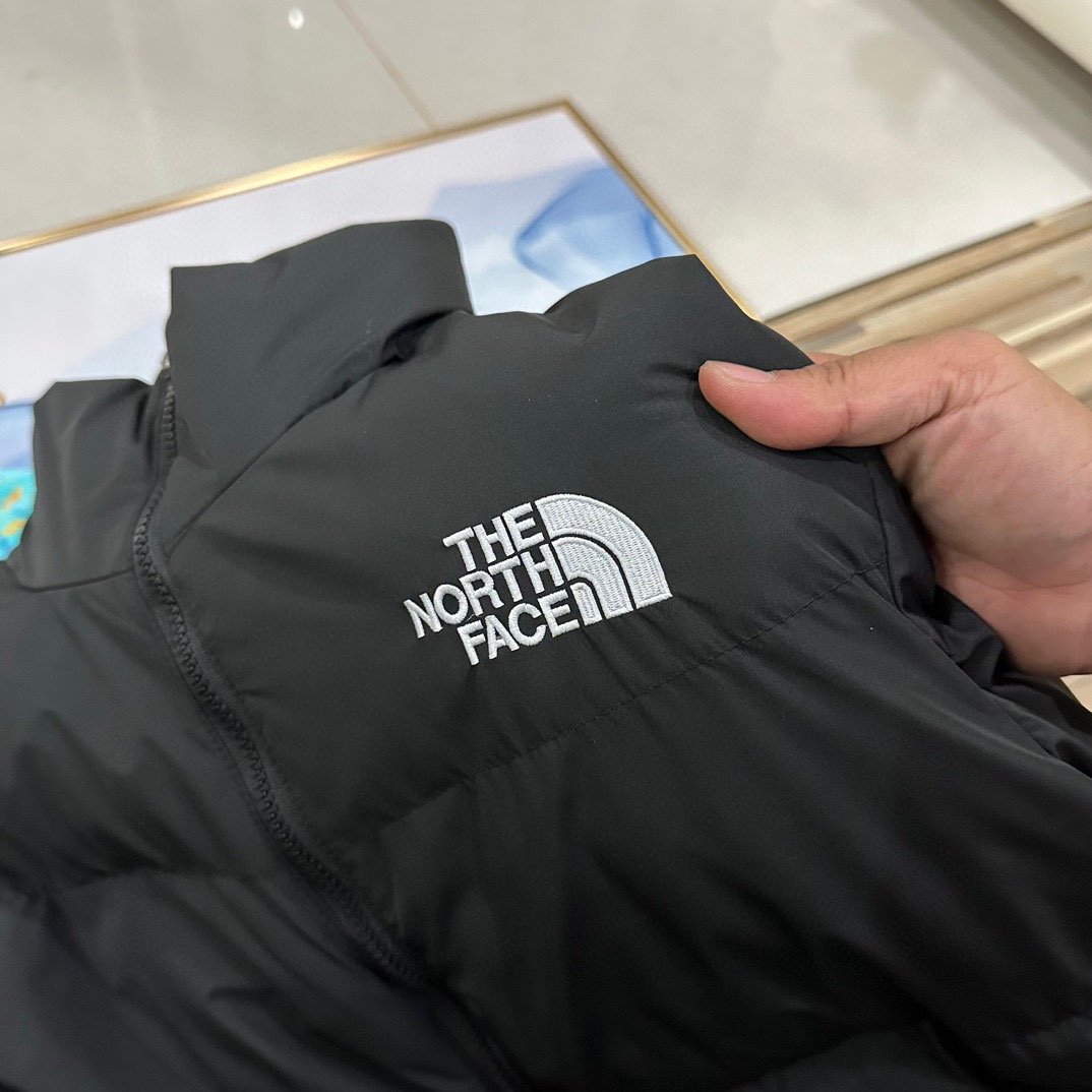 Veste doudoune North Face chaude et légère pour l'hiver – Image 2
