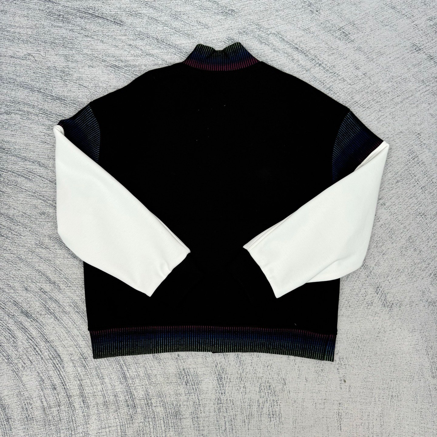 Veste Louis Vuitton Élégance Classique & Confort pour Homme et Femme – Image 4