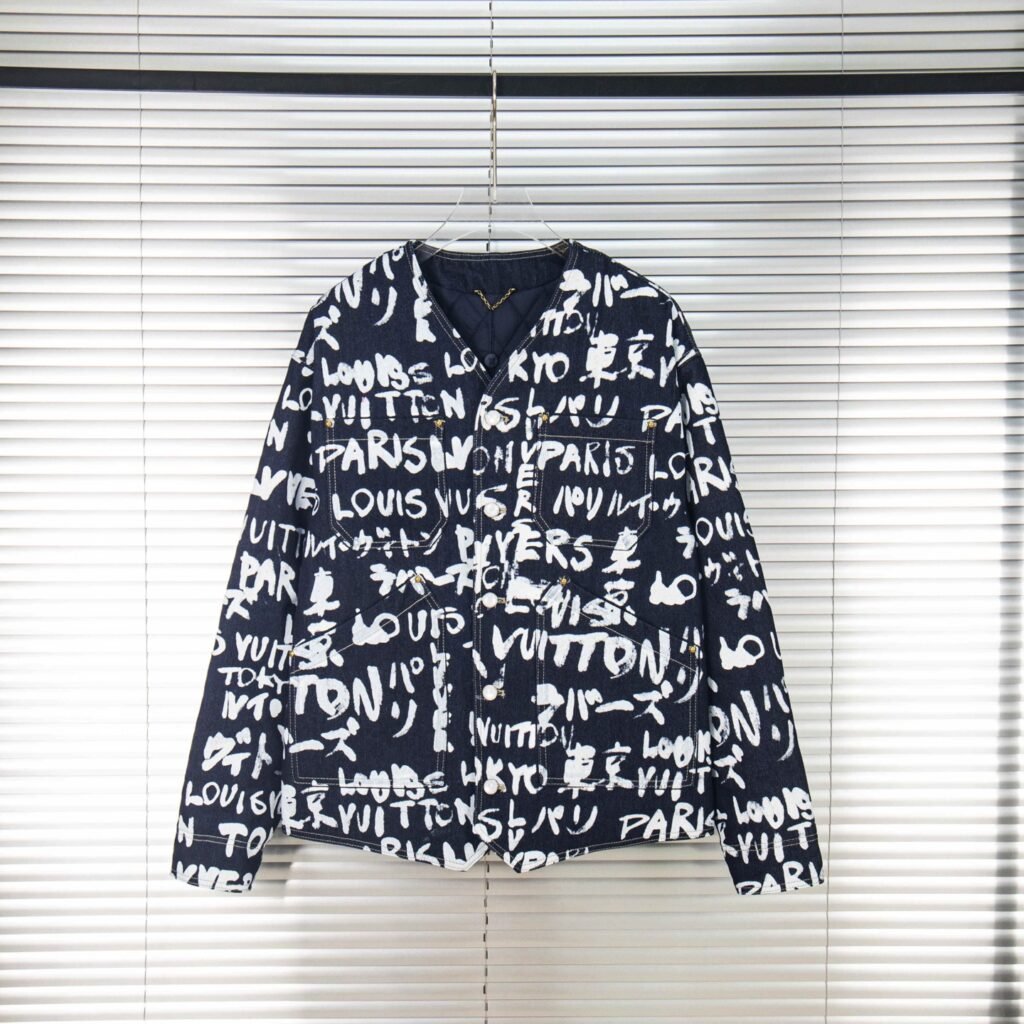 Veste en jean Louis Vuitton, un incontournable pour un style sophistiqué et décontracté